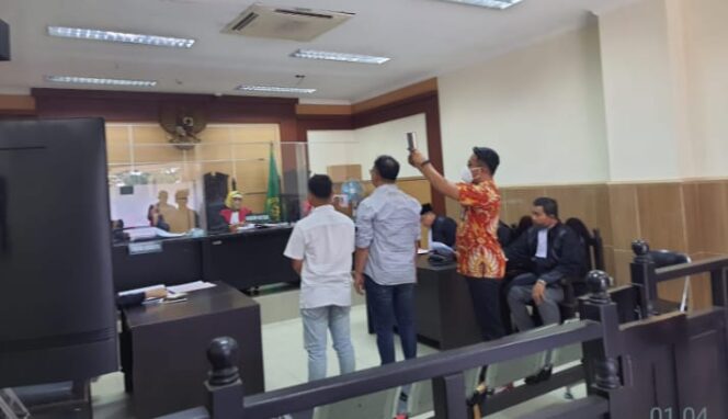 
 Kasus Pengerokan Wartawan Di SPBU Cikupa,Kini Naik Ke Pengadilan Negeri Tangerang,1 Terdakwa 4 DPO