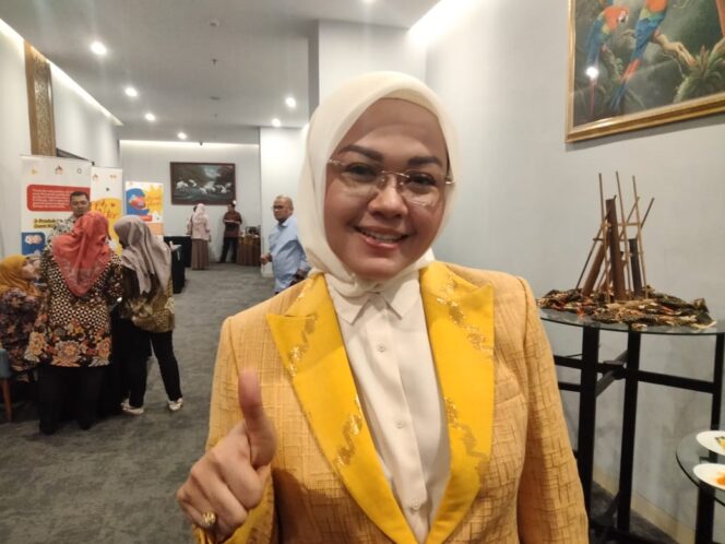 
 Ketua TP-PKK Kota Palu Diah Puspita,S.AP menghadiri acara komitmen penguatan kualitas keluarga penghapusan kekerasan dalam rumah tangga (PKDRT),pola asuh anak remaja dan pencegahan perkawinan dini di hotel Bigland Bogor,Rabu 25/01/2023 (Foto : Ardi)