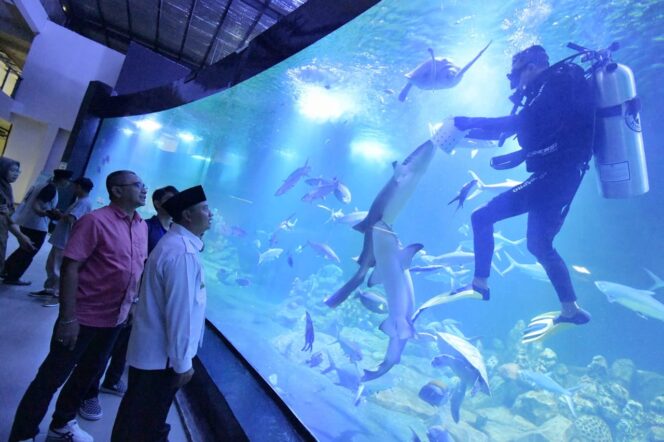 
 Tinjau Aquarium Indonesia Pangandaran,Uu Ruzhanul : Sangat Indah
