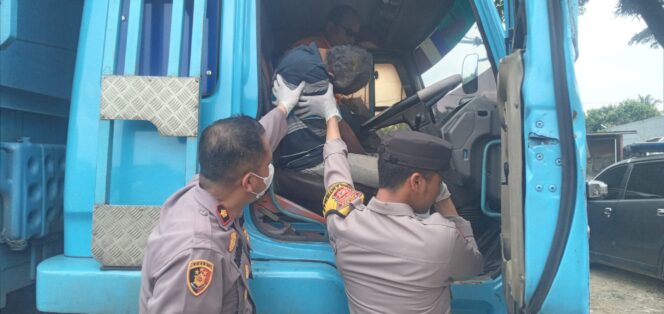 
 Diduga Sakit,Pengemudi Truk ditemukan meninggal Dunia di Dalam Kendaraan