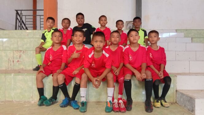 
 Tim SSB Garuda Emas Batang Onang (Foto : Gimin)