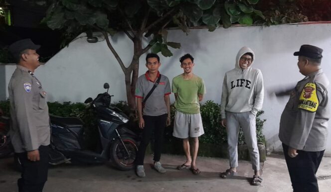 
 Antisipasi Gangguan Kamtibmas,Jajaran Polsek Cibatu Intensif Lakukan Patroli