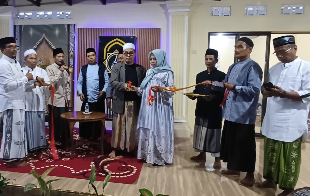Kades Cijaya Resmikan Majelis Taklim Anggaran dari DBHP Tahun 2025