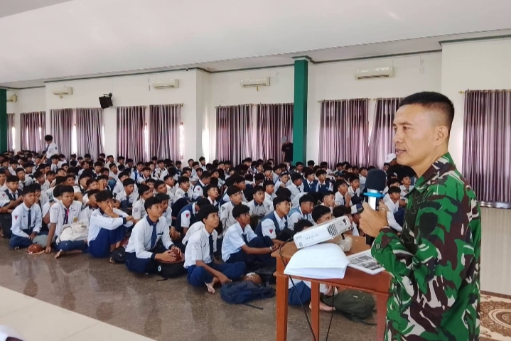 Kodim 0616/Indramayu Hadir di MPLS: Tanamkan Nilai Berakhlak Mulia dan Cinta Tanah Air di SMK NU Kaplongan
