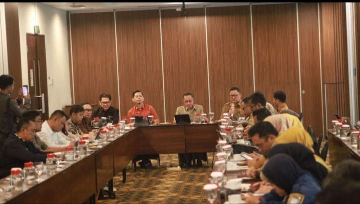 DLH Kota Bandung Gelar FGD, Susun Raperda Baru Pengelolaan Sampah Berbasis Pengurangan dan Pemilahan