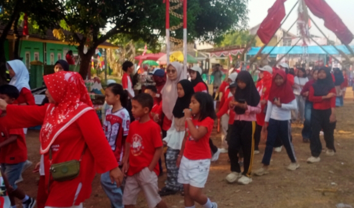 Semarak HUT RI ke-81, Ratusan Warga Perum Kotabaru-Kahuripan Ikuti Jalan Santai Penuh Keakraban