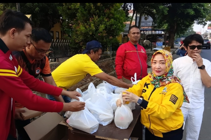 Bukan Sekadar Menu Biasa, Ini Alasan Nasi Kuning Jadi Andalan Jumat Berkah Kader Golkar Purwakarta