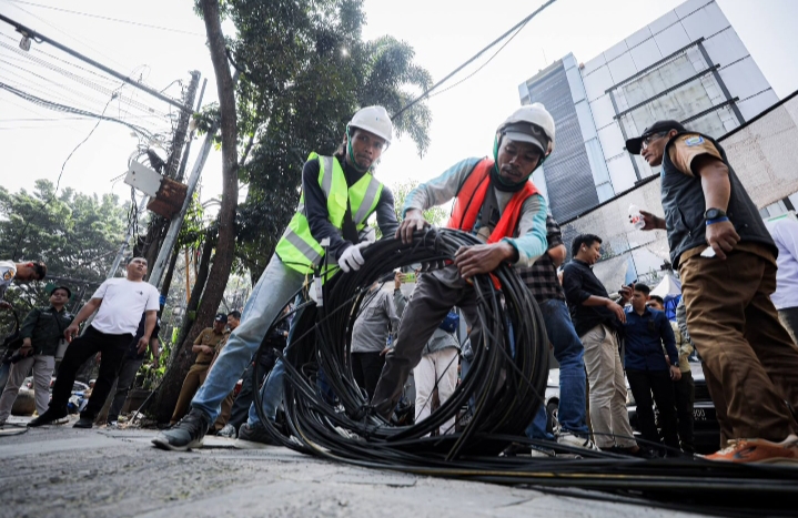 Turunkan Kabel Udara di Astanaanyar, Total 63 Ruas Jalan di Bandung Telah Tertata
